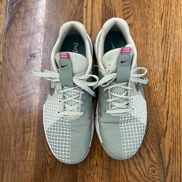 Nike Metcon 8 Training Shoes - Picture 3 of 8